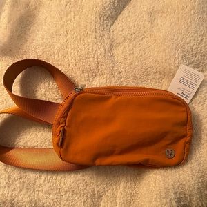 Lululemon everywhere belt bag